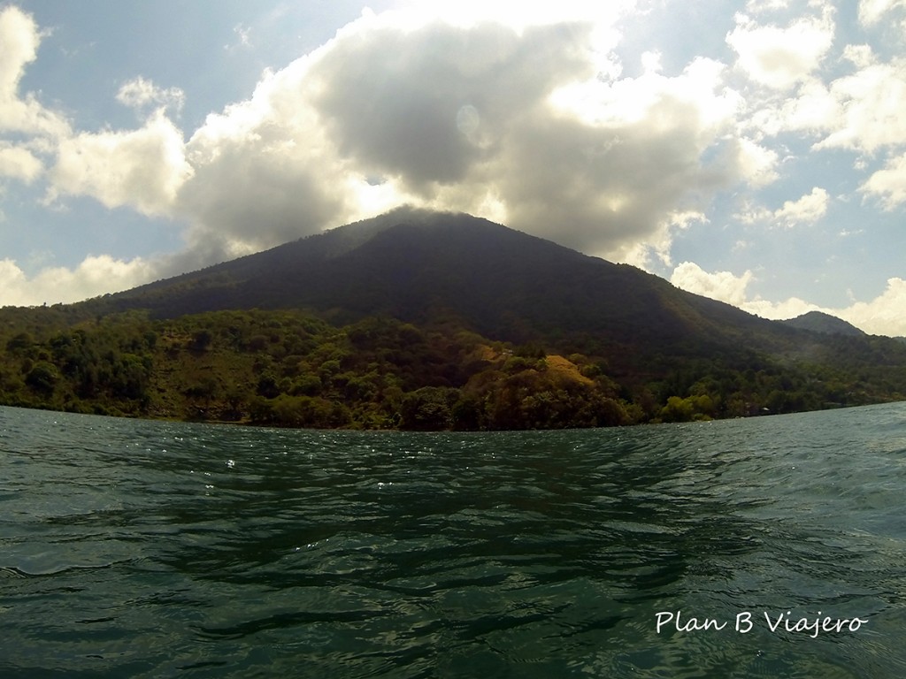 plan b viajero, lago atitlan volcan san pedro