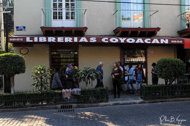 Algunas cosas se mantienen como la librería donde Camilo iba con su familia...