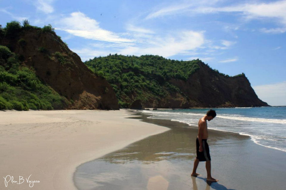 Puerto López y la playa más linda de Ecuador