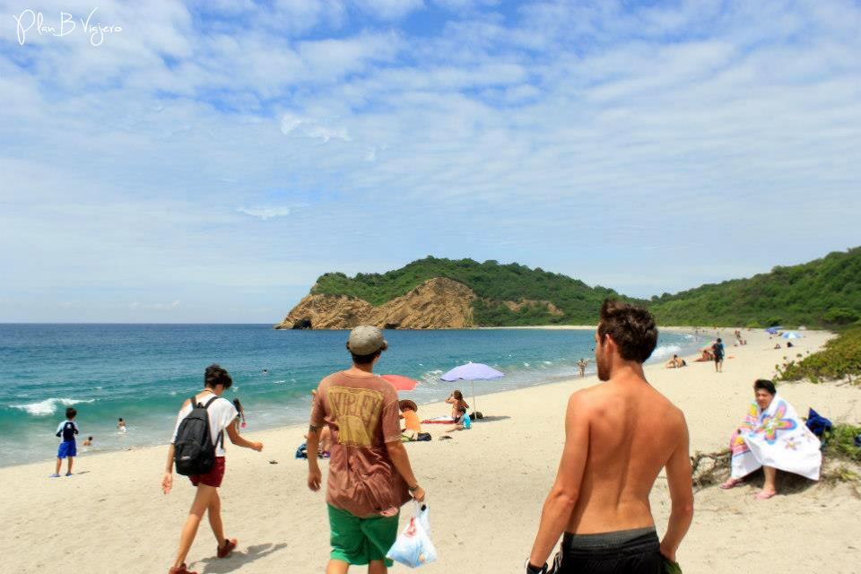 Puerto López y la playa más linda de Ecuador