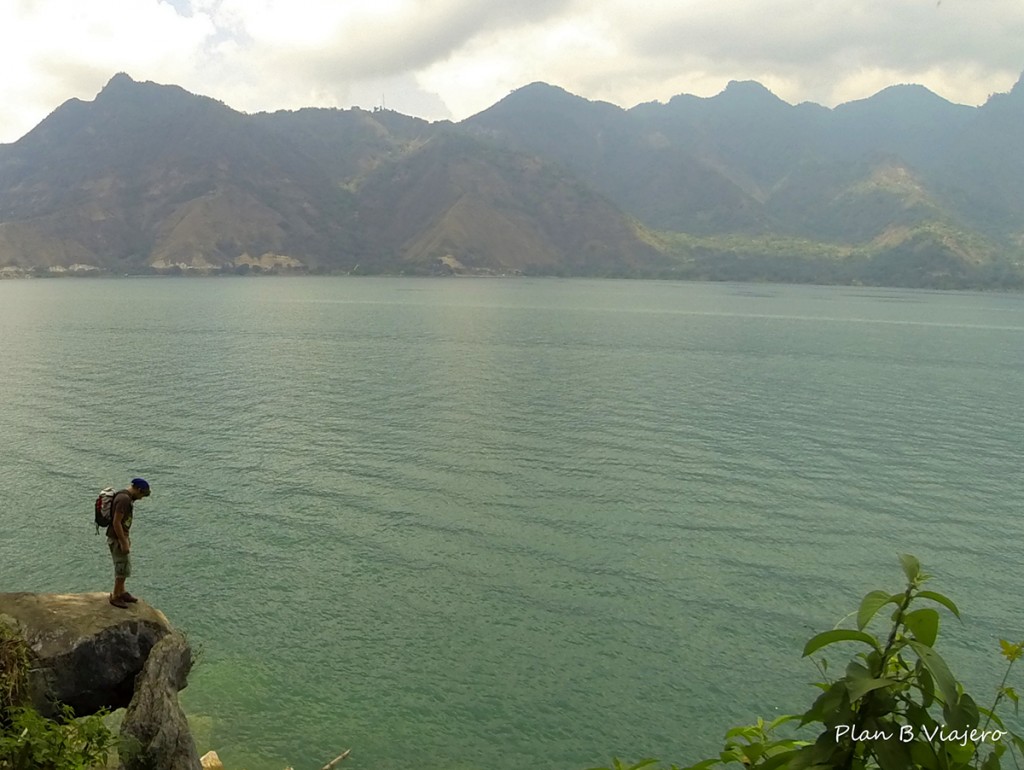 plan b viajero, lago atitlan san pedro, rostro del indio, rostro maya 